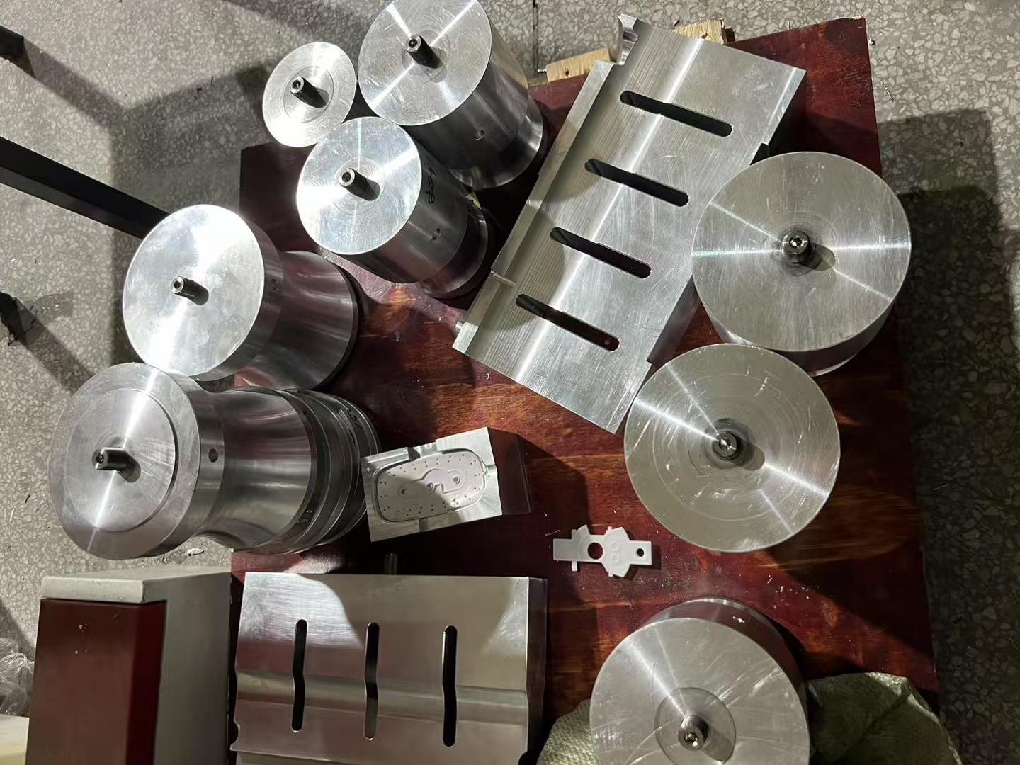 超声波模具如何选择合适的材料？